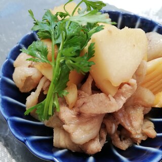 タケノコと豚肉のアジア風煮込み